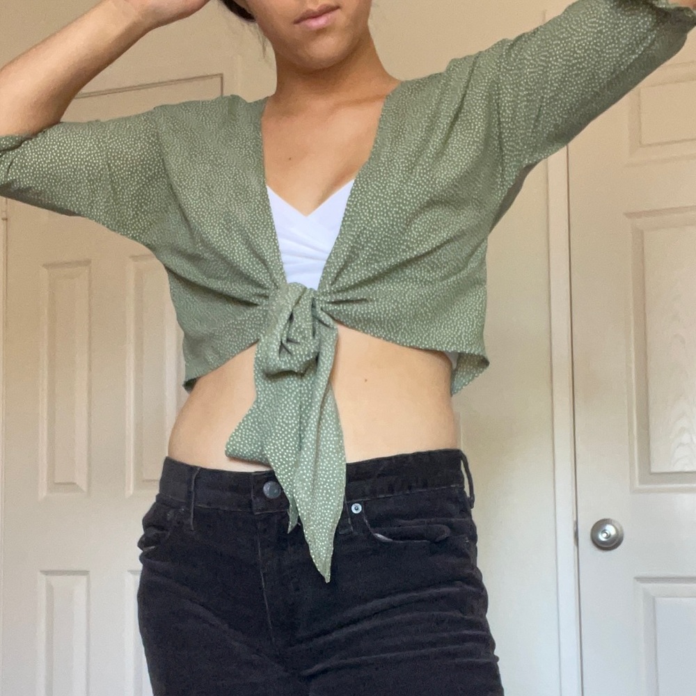 sage green polka dot wrap top, size s/m